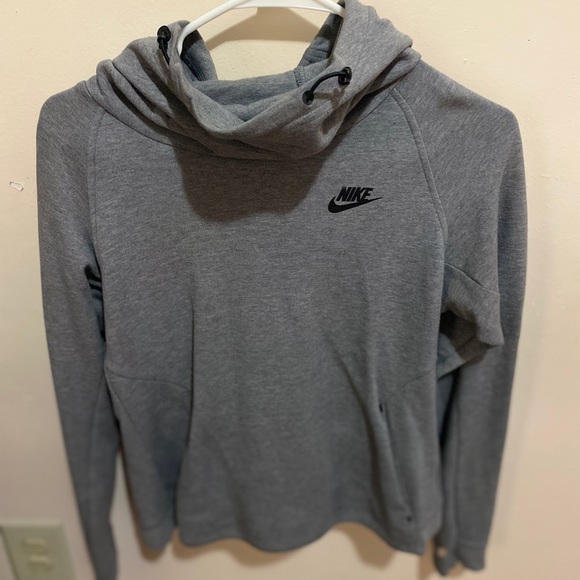 nike tech sweater